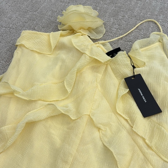 NWT NEW Vero Moda Marie Ruffle Dress in Mellow Yellow rosette appliqué plunge - Picture 3 of 10
